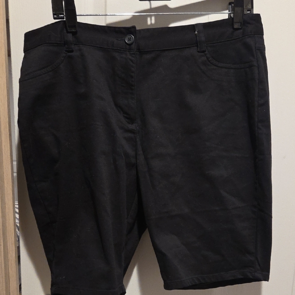 Izod Black Stretch Bermuda Shorts